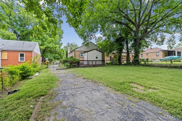 305 Newell Drive, Ferguson, MO 63135