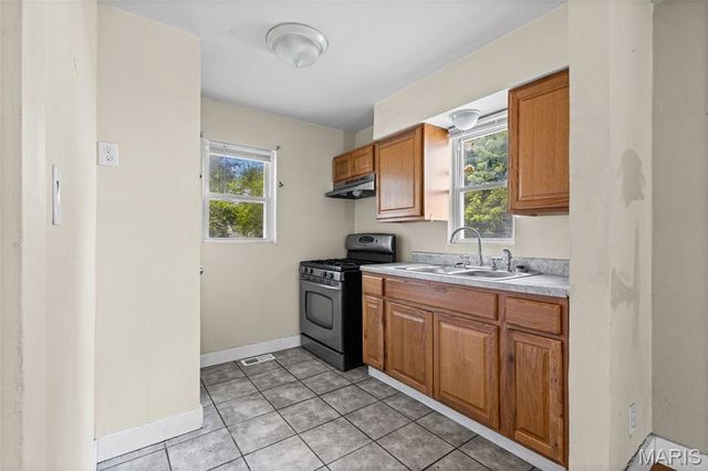 305 Newell Drive, Ferguson, MO 63135