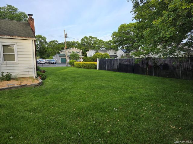 76 Hanrahan Avenue, Farmingville, NY 11738