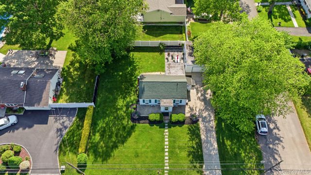 76 Hanrahan Avenue, Farmingville, NY 11738