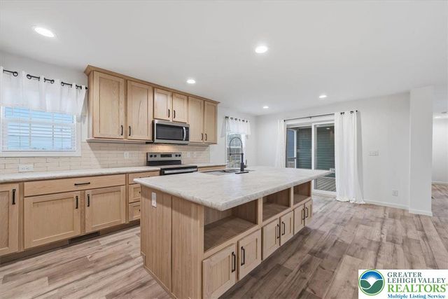 1318 Aylesbury Road, Lehigh Twp, PA 18088