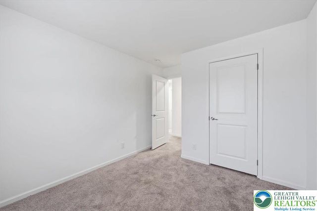 1318 Aylesbury Road, Lehigh Twp, PA 18088