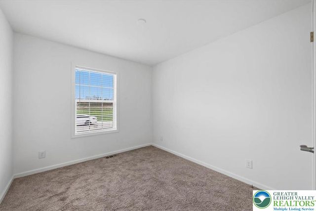 1318 Aylesbury Road, Lehigh Twp, PA 18088