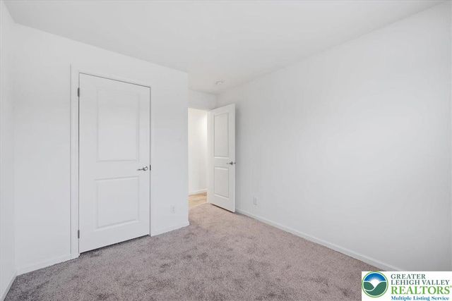 1318 Aylesbury Road, Lehigh Twp, PA 18088
