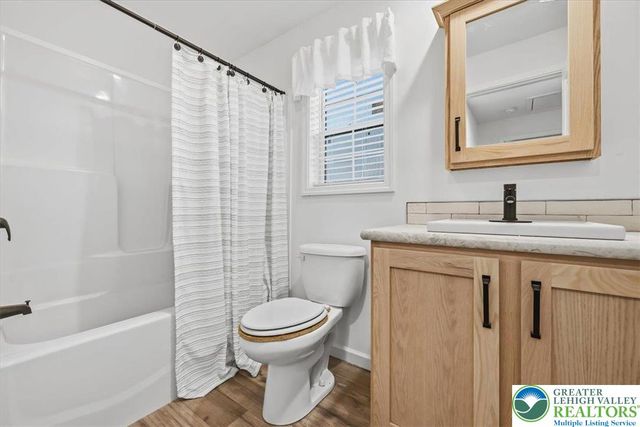 1318 Aylesbury Road, Lehigh Twp, PA 18088