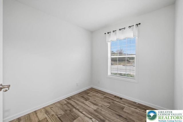 1318 Aylesbury Road, Lehigh Twp, PA 18088