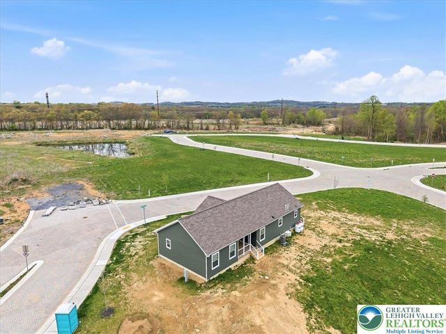 1318 Aylesbury Road, Lehigh Twp, PA 18088