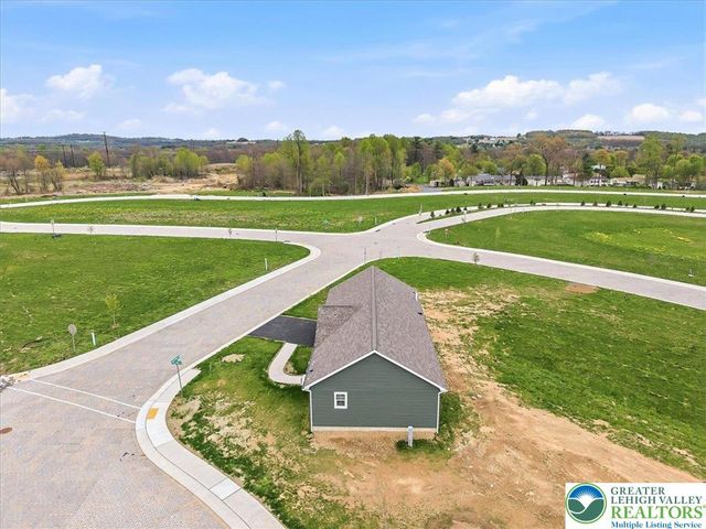 1318 Aylesbury Road, Lehigh Twp, PA 18088