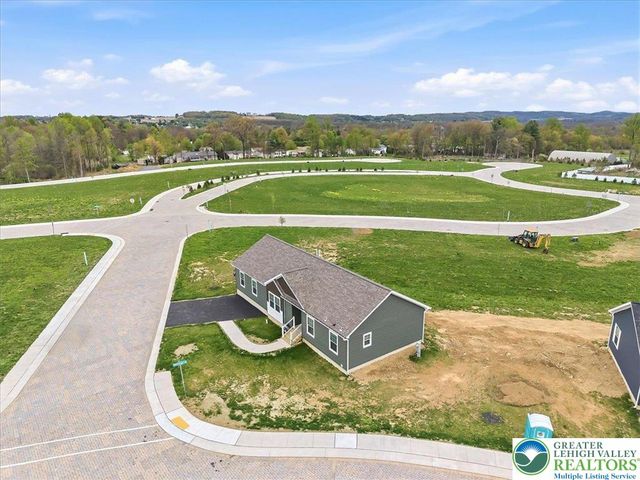 1318 Aylesbury Road, Lehigh Twp, PA 18088