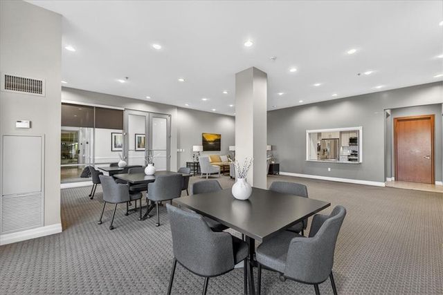 4900 Central Street 104, Kansas City, MO 64112