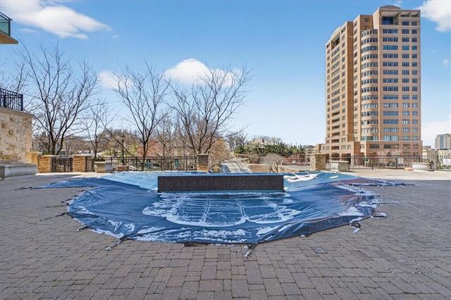 4900 Central Street 104, Kansas City, MO 64112