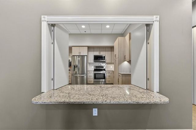 4900 Central Street 104, Kansas City, MO 64112