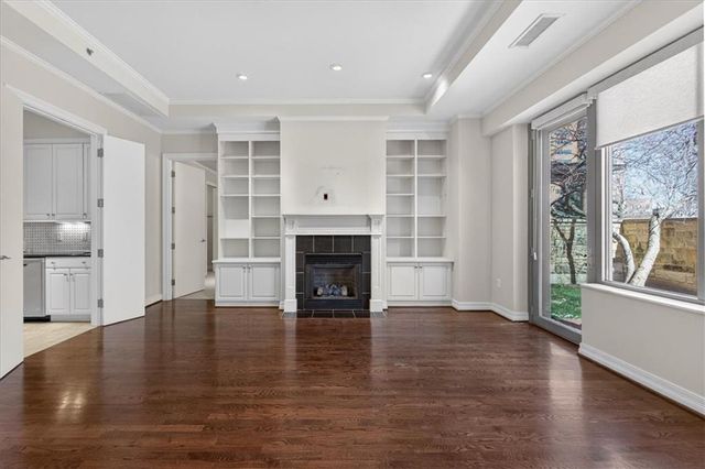 4900 Central Street 104, Kansas City, MO 64112