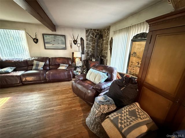 5 8th Street, Sound Beach, NY 11789