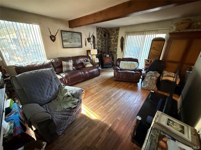 5 8th Street, Sound Beach, NY 11789