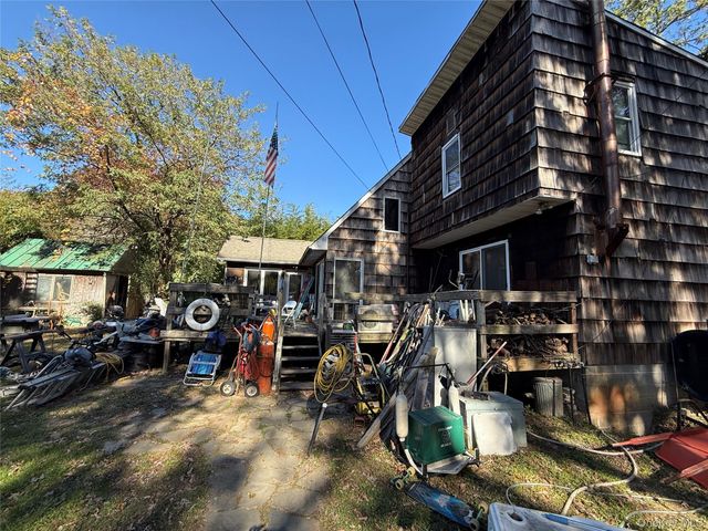 5 8th Street, Sound Beach, NY 11789