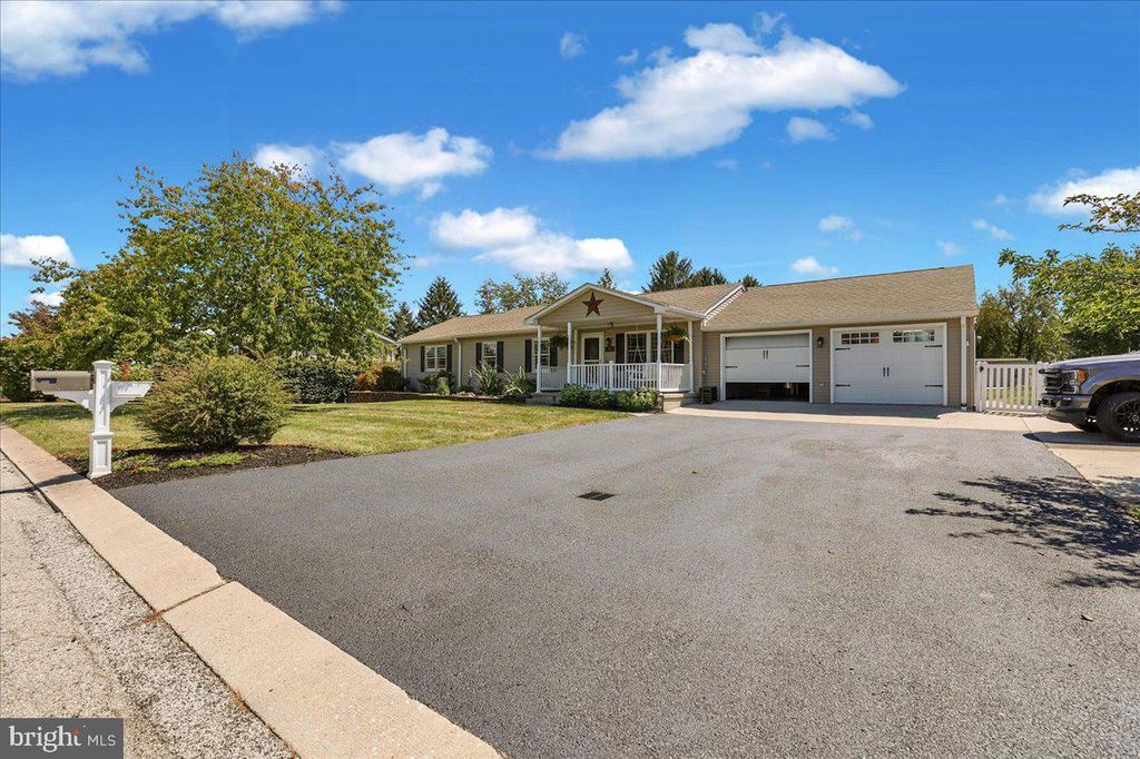 41 MICHELLE WAY, Hanover, PA 17331