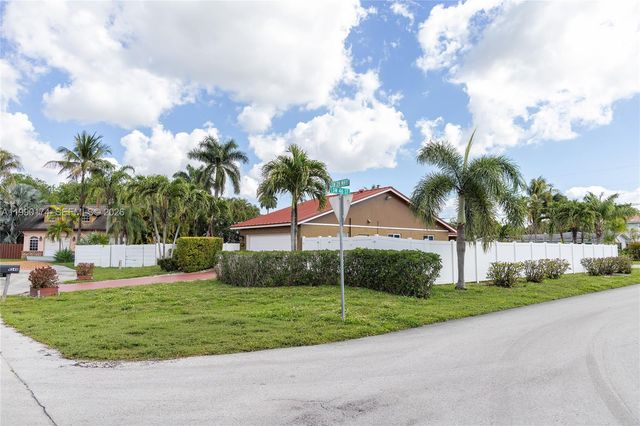 4548 SW 28th Way, Dania Beach, FL 33312