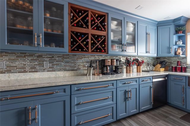 4548 SW 28th Way, Dania Beach, FL 33312