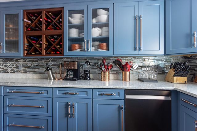 4548 SW 28th Way, Dania Beach, FL 33312