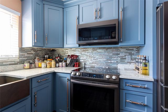 4548 SW 28th Way, Dania Beach, FL 33312