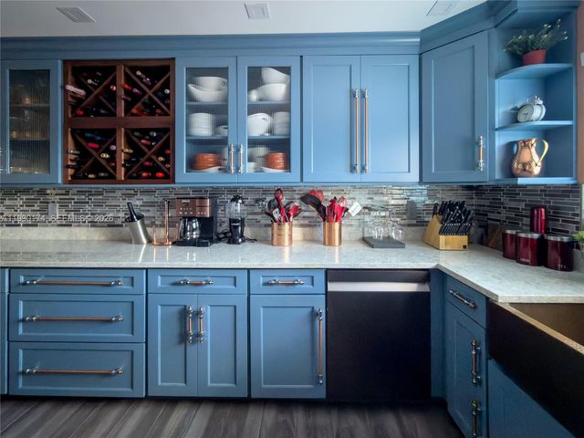 4548 SW 28th Way, Dania Beach, FL 33312