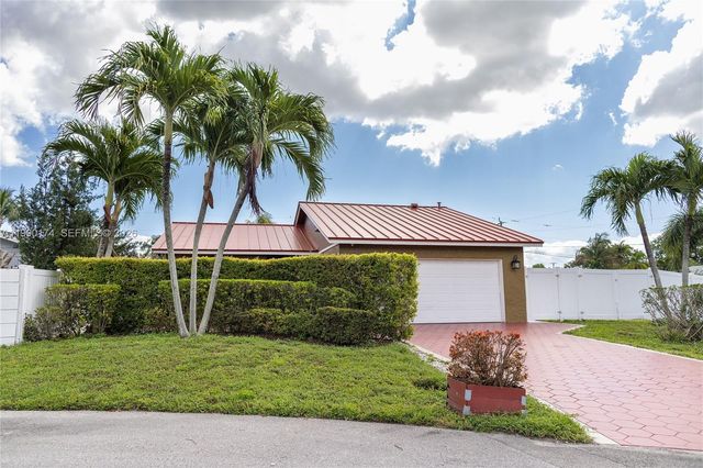 4548 SW 28th Way, Dania Beach, FL 33312