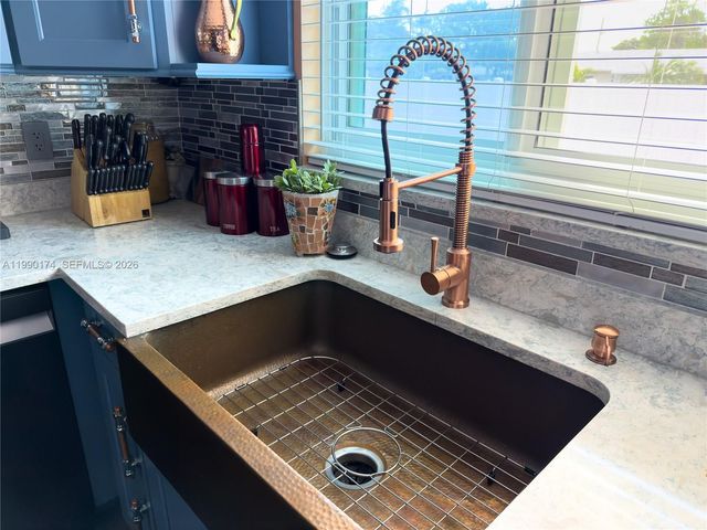 4548 SW 28th Way, Dania Beach, FL 33312