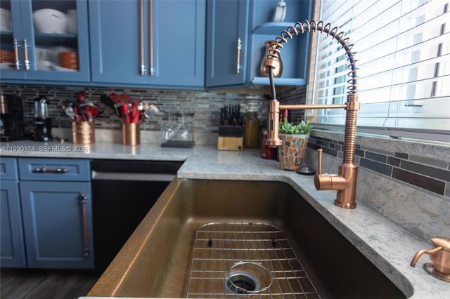 4548 SW 28th Way, Dania Beach, FL 33312