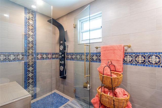 4548 SW 28th Way, Dania Beach, FL 33312