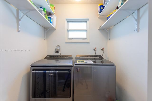 4548 SW 28th Way, Dania Beach, FL 33312