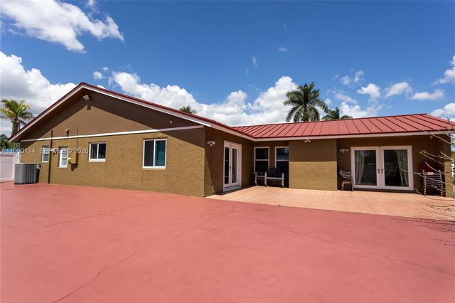 4548 SW 28th Way, Dania Beach, FL 33312