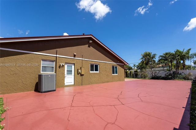 4548 SW 28th Way, Dania Beach, FL 33312