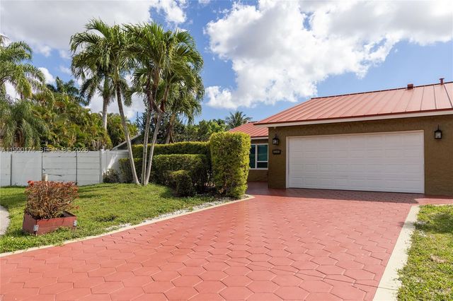 4548 SW 28th Way, Dania Beach, FL 33312