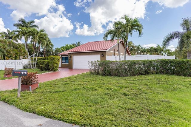 4548 SW 28th Way, Dania Beach, FL 33312