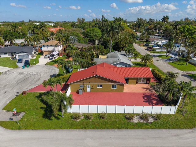 4548 SW 28th Way, Dania Beach, FL 33312
