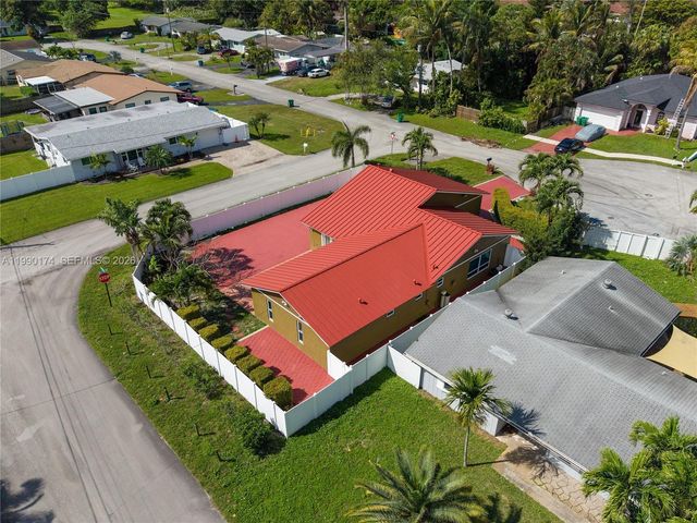 4548 SW 28th Way, Dania Beach, FL 33312