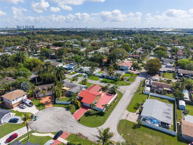 4548 SW 28th Way, Dania Beach, FL 33312