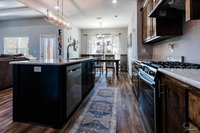 9897 Shangri La West Rd, Milton, FL 32583