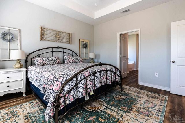 9897 Shangri La West Rd, Milton, FL 32583