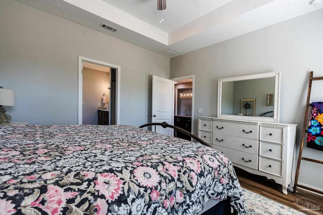 9897 Shangri La West Rd, Milton, FL 32583