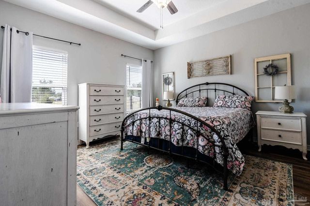 9897 Shangri La West Rd, Milton, FL 32583