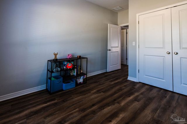 9897 Shangri La West Rd, Milton, FL 32583