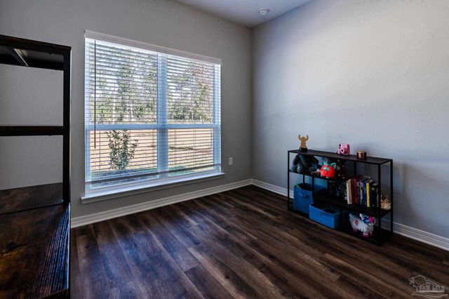 9897 Shangri La West Rd, Milton, FL 32583