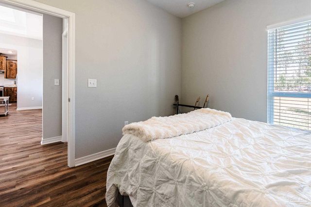 9897 Shangri La West Rd, Milton, FL 32583