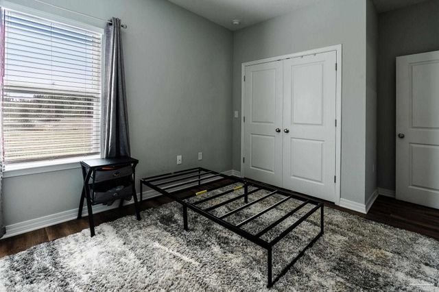 9897 Shangri La West Rd, Milton, FL 32583