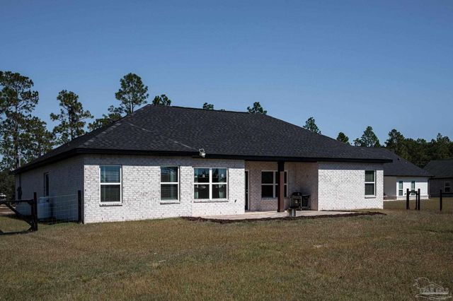 9897 Shangri La West Rd, Milton, FL 32583