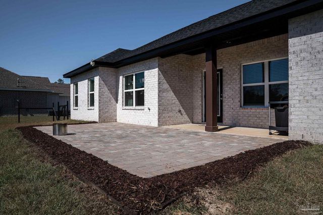 9897 Shangri La West Rd, Milton, FL 32583