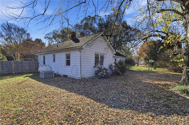 3868 Grayson Drive, Winston-salem, NC 27107