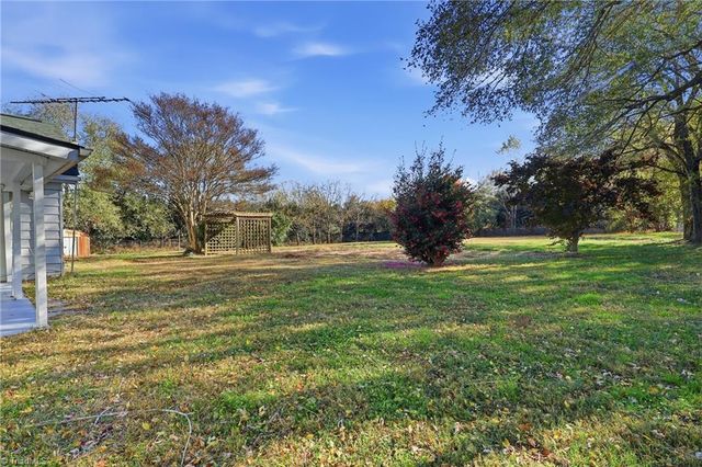 3868 Grayson Drive, Winston-salem, NC 27107